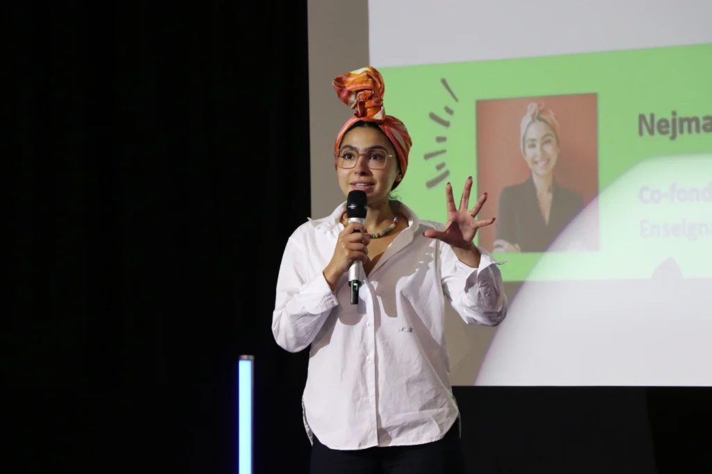 Nejma Belkhdim CEO de Nolej, faisant une présentation au Moodle Moot FR 2024